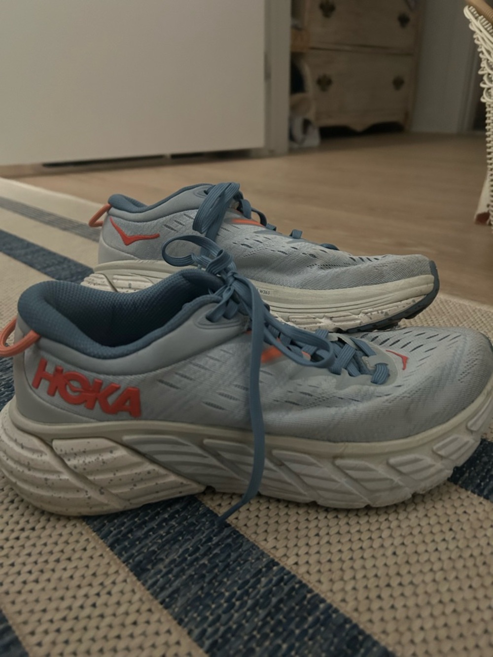Women’s Hoka Gaviota 4 blue and corral size 7.5